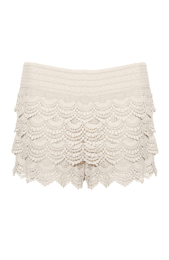 kort broekje met kant