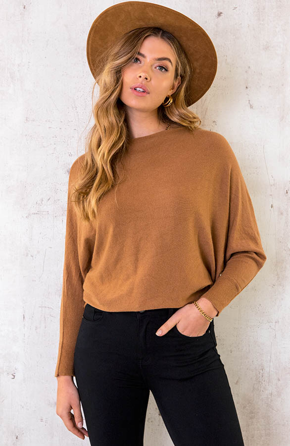 Oversized-Soft-Trui-Camel-1-2