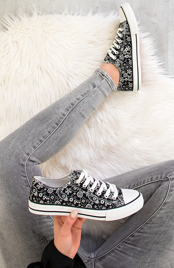 Sneaker-Bandana-Print-Zwart