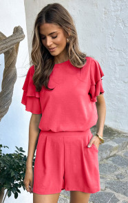 The Musthaves Mila Ruffle Top Koraal