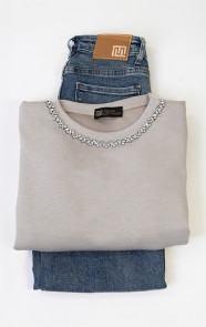 The Musthaves Oversized Strass Sweater Beige