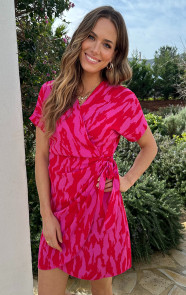 The Musthaves Wrap Jurk Zebra Fuchsia