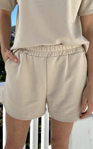 The Musthaves Comfort Sweat Short Beige