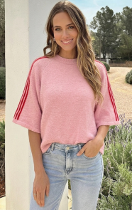The Musthaves Oversized Roze Sweater Met Rode Mouw Strepen
